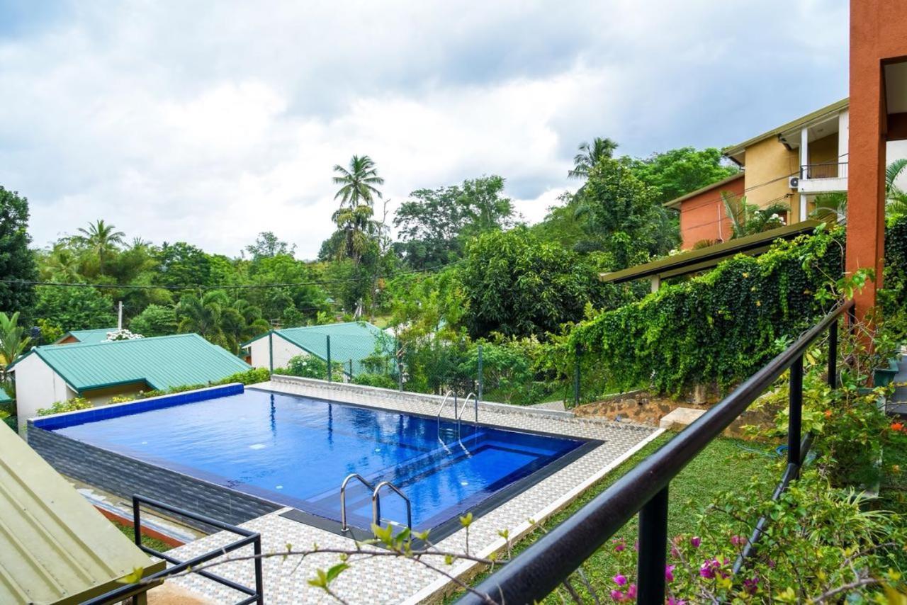 Jk Kandy Bungalow Hotel Exterior photo